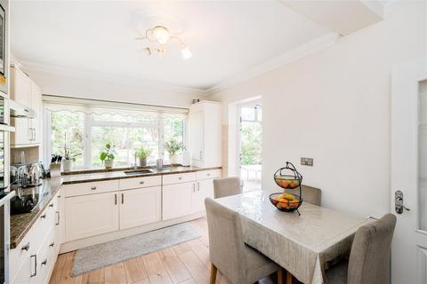 29 Cherrydown Close, London, E4 8DY