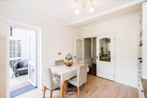 29 Cherrydown Close, London, E4 8DY
