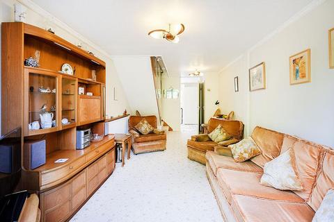 2 bedroom end of terrace house for sale - Oakley Close, London