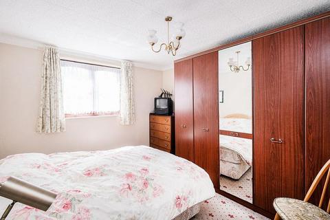 2 bedroom end of terrace house for sale - Oakley Close, London
