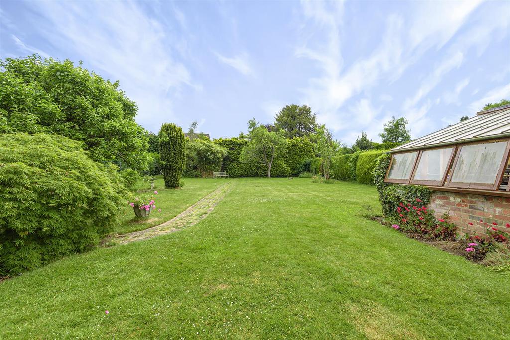 Edwin Road, West Horsley 3 bed house £1,050,000