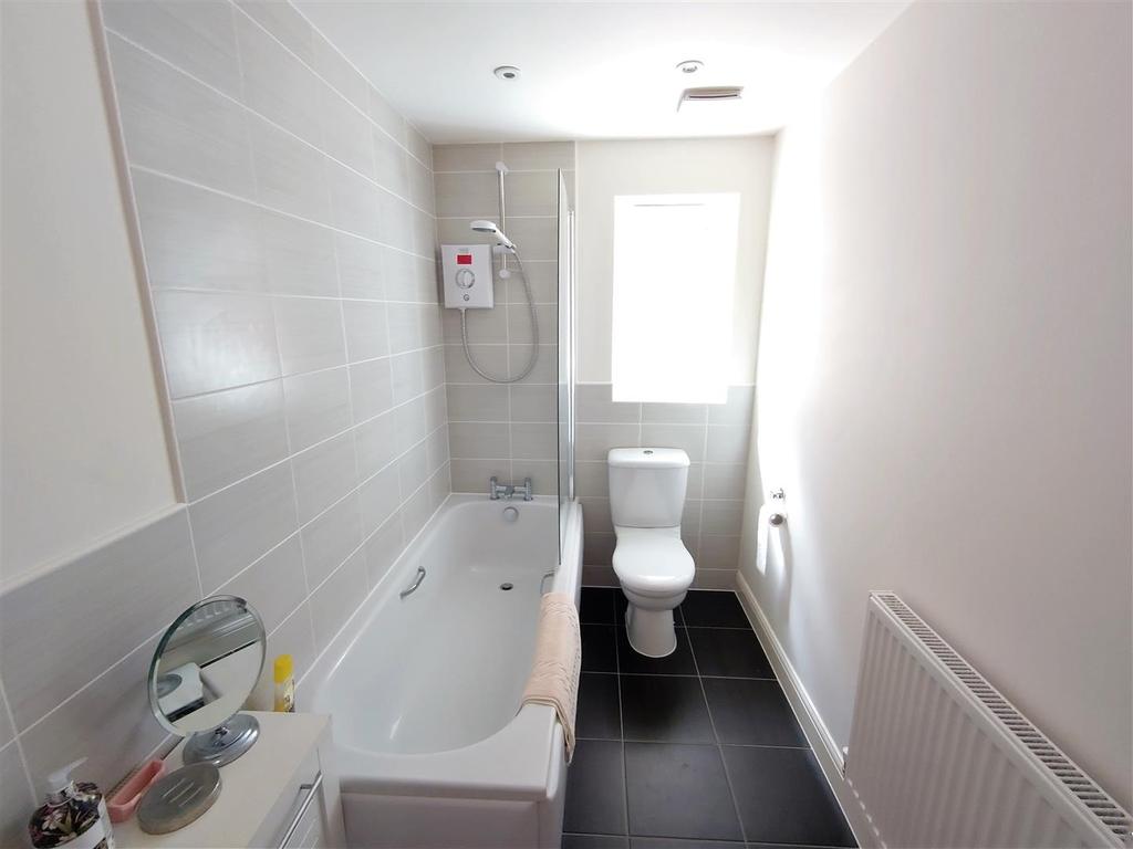Family Bathroom.jpg