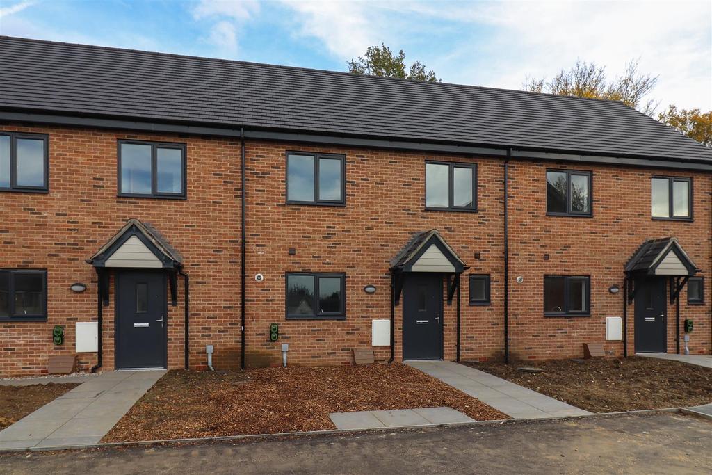 The Green, Hadleigh, Ipswich 3 bed terraced house £325,000