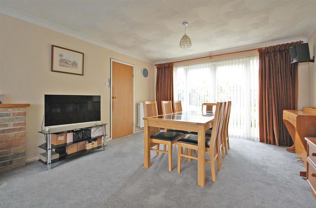 Dining Area.jpg