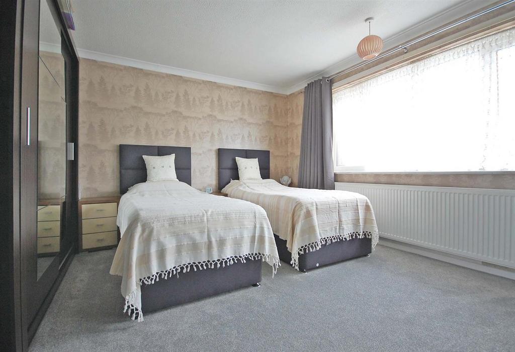 Bedroom 1.jpg