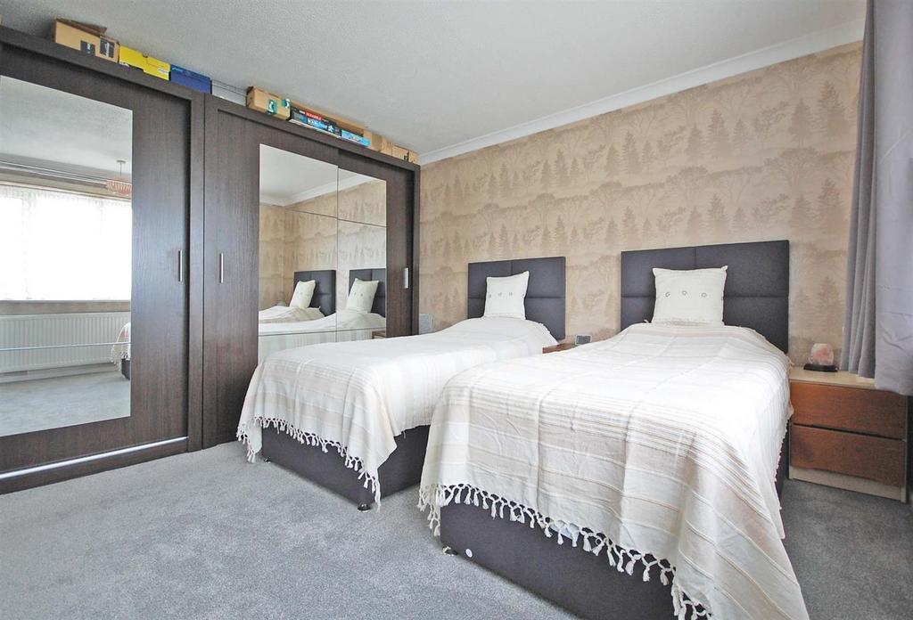 Bedroom 1b.jpg