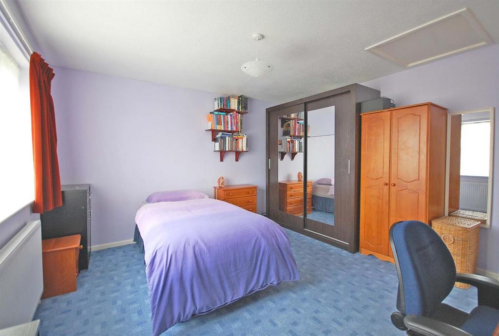 Bedroom 2b.jpg