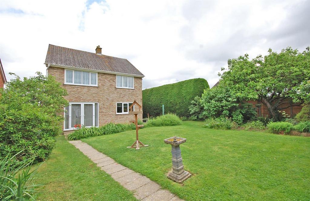 Rear Garden b.jpg