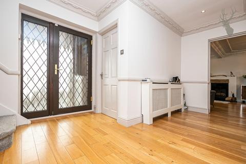 9 Whitehall Close, Nazeing, Waltham Abbey, EN9 2PY
