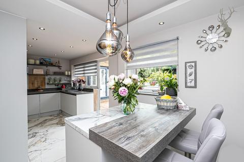 9 Whitehall Close, Nazeing, Waltham Abbey, EN9 2PY