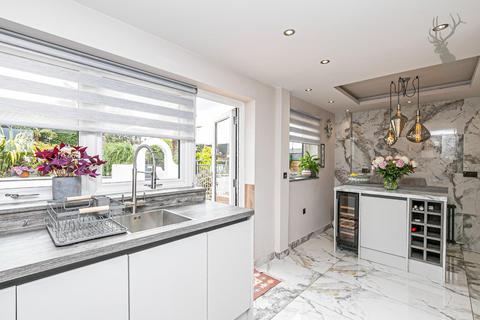 9 Whitehall Close, Nazeing, Waltham Abbey, EN9 2PY