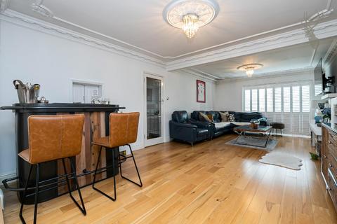 9 Whitehall Close, Nazeing, Waltham Abbey, EN9 2PY