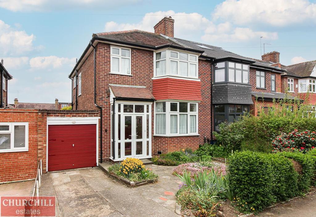 Rokeby Gardens, Woodford Green 3 bed semidetached house £725,000