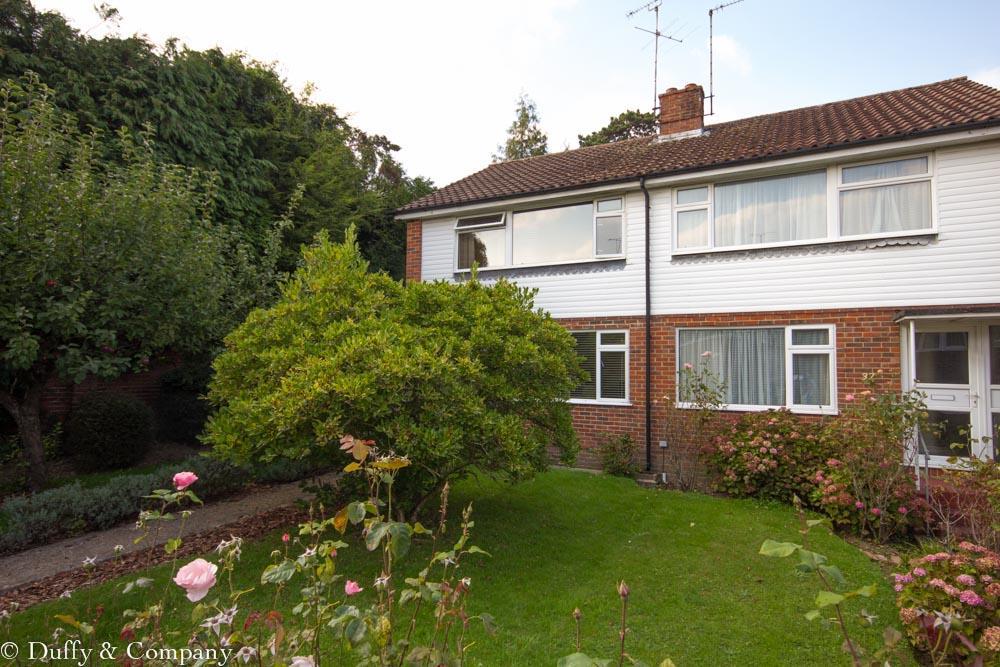 Fieldway, Lindfield, West Sussex 3 bed end of terrace house £1,500