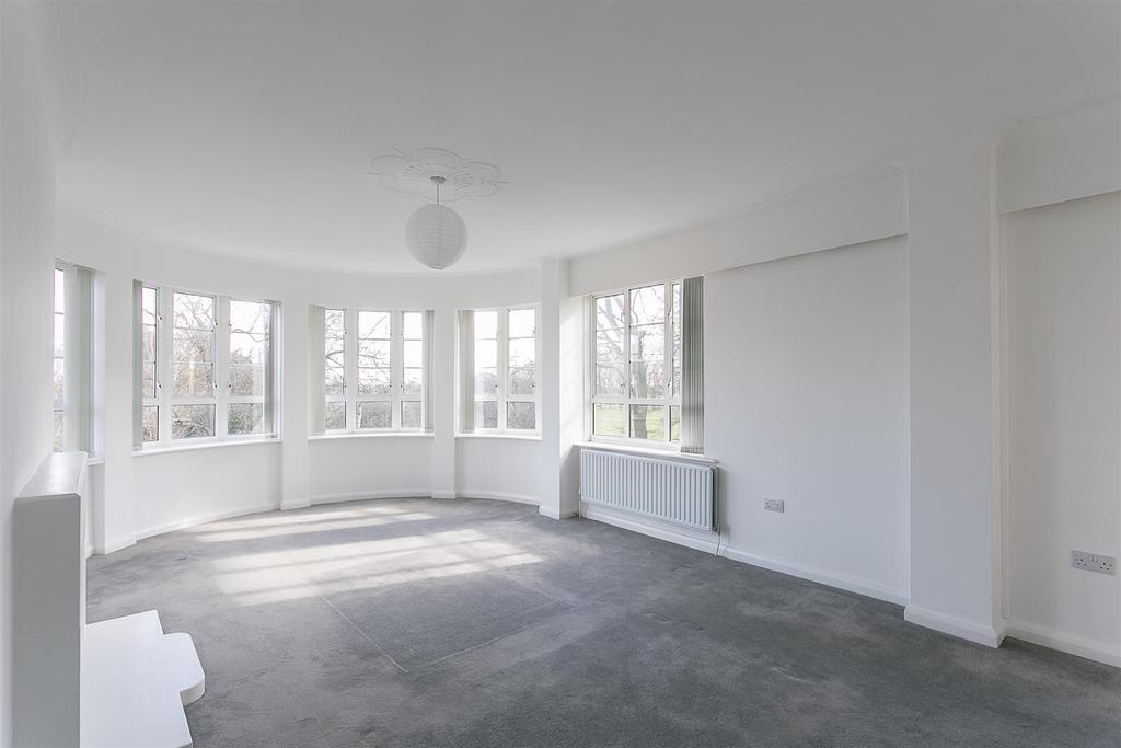 Moor Court, Westfield, Gosforth 2 bed flat £290,000