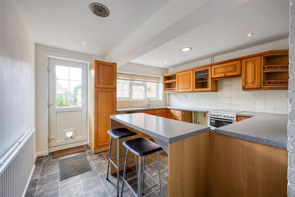 High Street, Desford 2 bed house to rent £795 pcm (£183 pw)