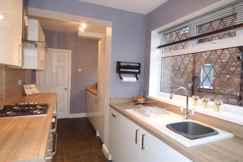 3 bedroom semi-detached house for sale - Hall Road, Hull