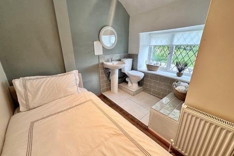 2 bedroom cottage for sale, Gisburn Road, Barrowford