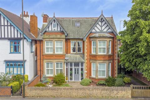 6 bedroom detached house for sale, Derby Road, Long Eaton