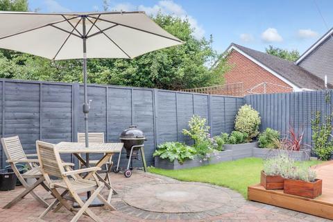 10 Belvedere Close, Guildford, GU2 9NP