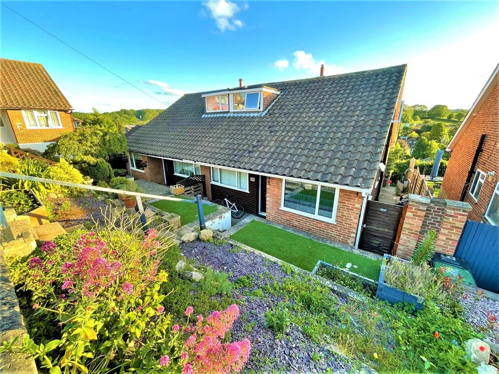 Biddenden Way, Istead Rise, Gravesend 3 bed semidetached house £