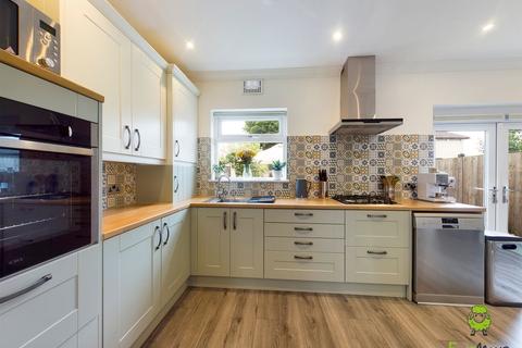 11 Lydia Road, Erith, DA8 2BB