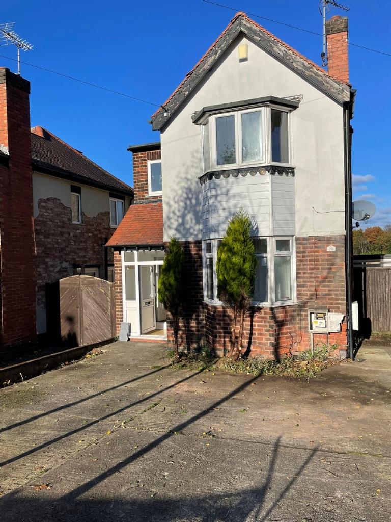 EAKRING ROAD, MANSFIELD, NOTTINGHAMSHIRE 3 bed detached house £995