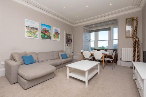 4 bedroom flat to rent, (4f2) Warrender Park Terrace, Edinburgh, EH9