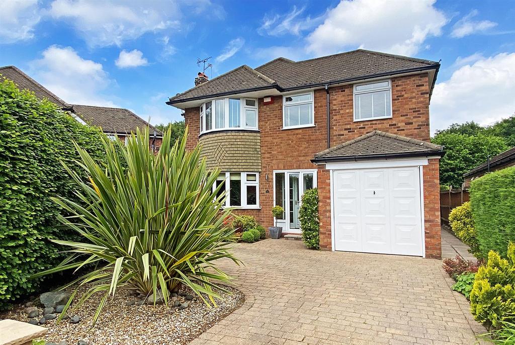 Ravenwood Drive, Hale Barns, Altrincham 4 bed detached house £900,000
