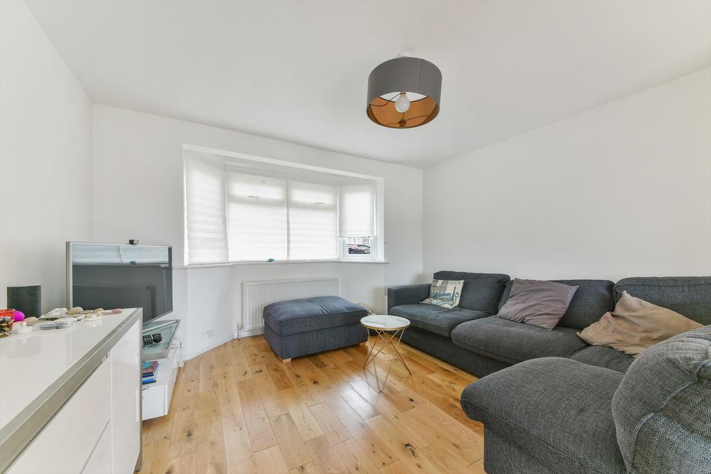 Shaldon Drive, SM4 4 bed house £2,550 pcm (£588 pw)