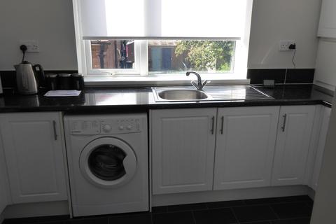 2 bedroom flat to rent, Felton Avenue, Newcastle upon Tyne NE3