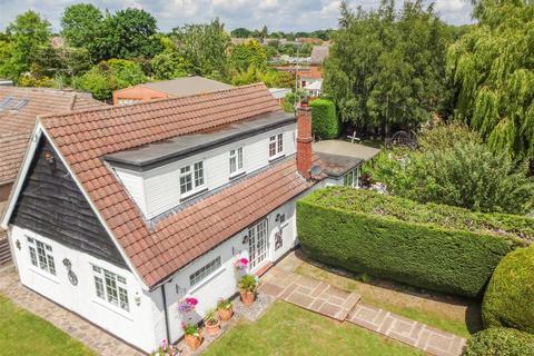 5 bedroom detached house for sale - Shieling, Wyatts Green Lane, Brentwood