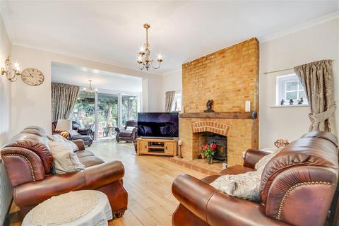 5 bedroom detached house for sale - Shieling, Wyatts Green Lane, Brentwood