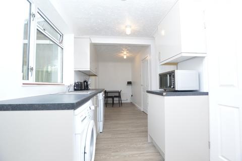 5 bedroom semi-detached house to rent, Calthorpe Road, Earlham, Norwich, NR5