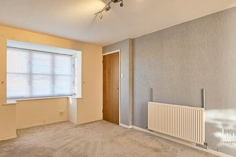 2 bedroom end of terrace house to rent, Squirrel Crescent, Royal Wootton Bassett, SN4