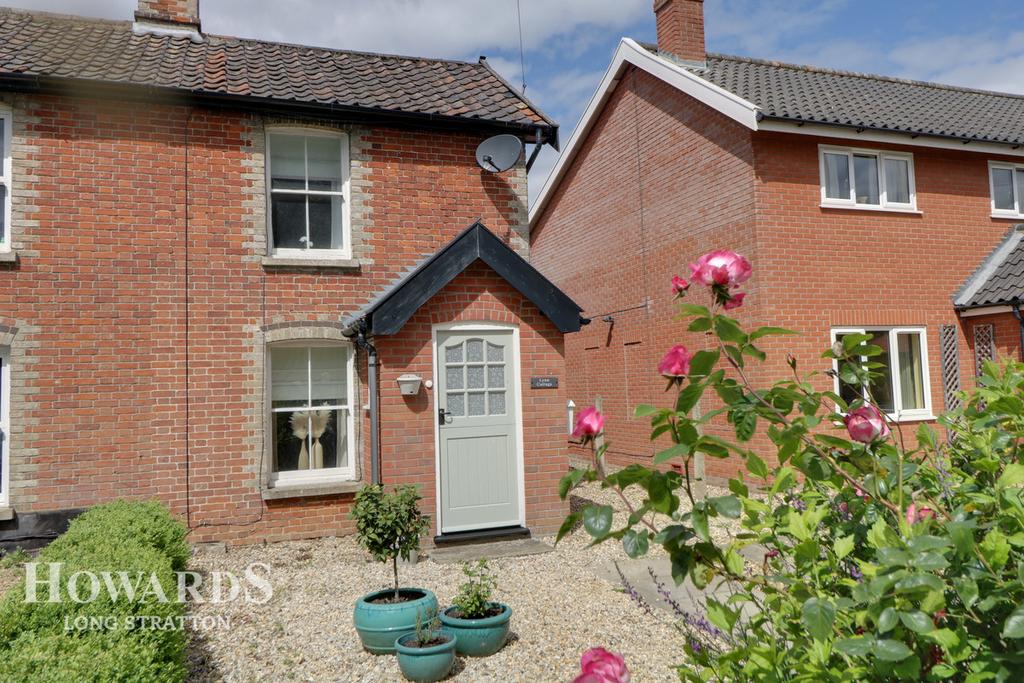 Ipswich Road, Long Stratton 2 bed semidetached house £210,000