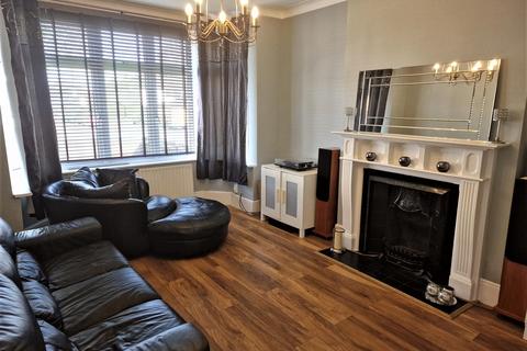 204 Bellingham Road, London, SE6 1EJ