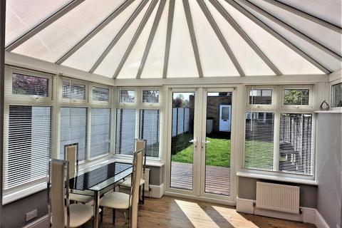 204 Bellingham Road, London, SE6 1EJ