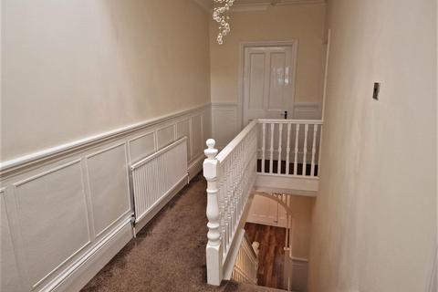 204 Bellingham Road, London, SE6 1EJ