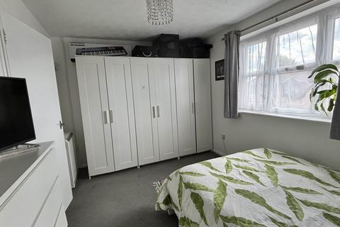 1 bedroom flat to rent, Ghandi Close, London, E17