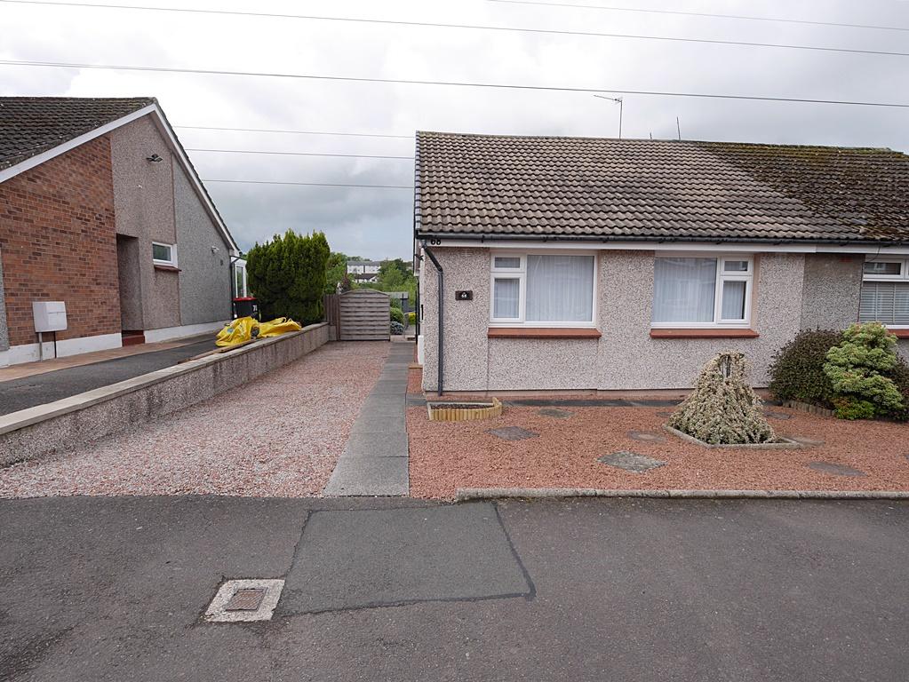 68 Barnton Road, Dumfries, DG1 4HN 2 bed bungalow £550 pcm (£127 pw)
