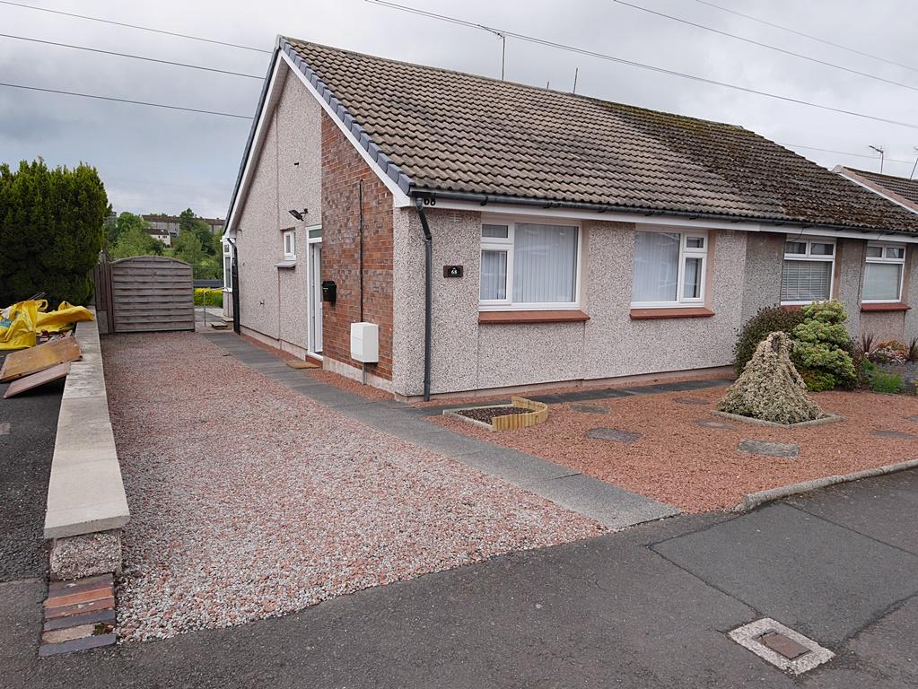 68 Barnton Road, Dumfries, DG1 4HN 2 bed bungalow £550 pcm (£127 pw)