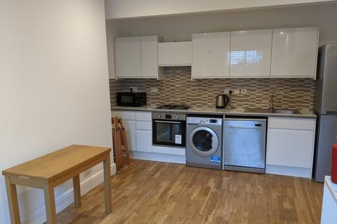 3 bedroom flat to rent, St Johns grove, Archway