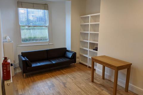 3 bedroom flat to rent, St Johns grove, Archway