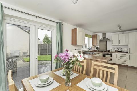 10 Auld Coal Terrace, Bonnyrigg, EH19 3JP