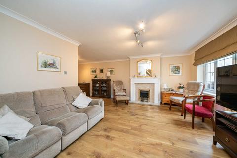 13 Ashridge Close, Bovingdon, Hemel Hempstead, HP3 0QG