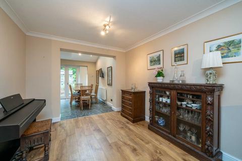 13 Ashridge Close, Bovingdon, Hemel Hempstead, HP3 0QG
