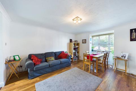 2 bedroom apartment for sale, Dukes Court, Brighton Road, Addlestone, Surrey, KT15