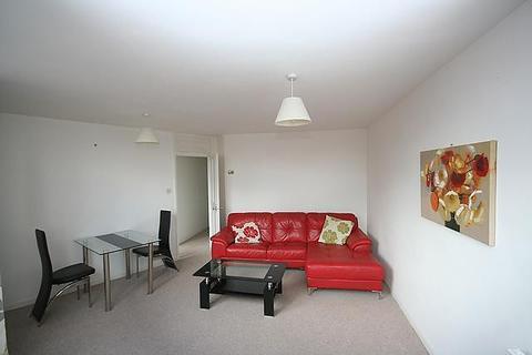 2 bedroom apartment to rent - Queen Annes Court, Peascod Street, Windsor, Berkshire, SL4