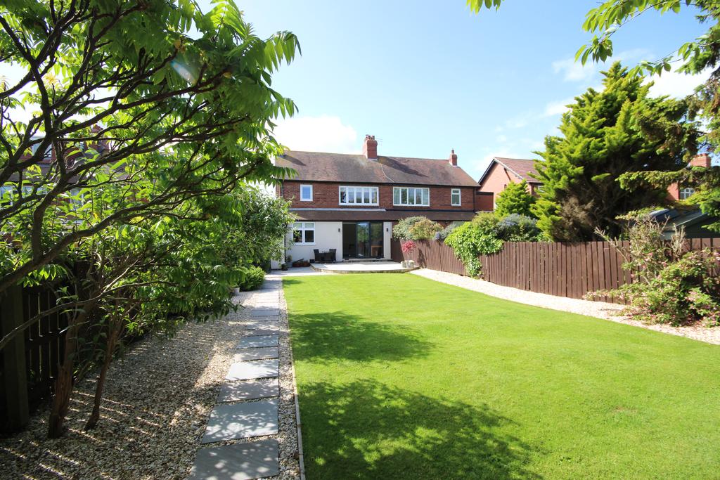 St Marys Avenue, Whitley Bay, Tyne &... 3 bed semidetached house £